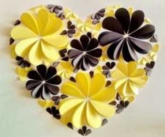 Цветы из сложенных пополам сердечек