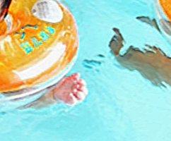 Когда можно начинать купать новорождённого с кругом на шее